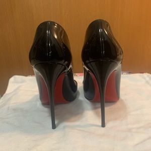 Christian Louboutin So Kate